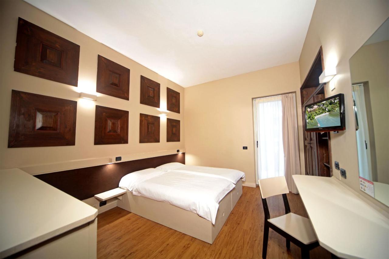 Hotel La Pauel シルミオーネ エクステリア 写真