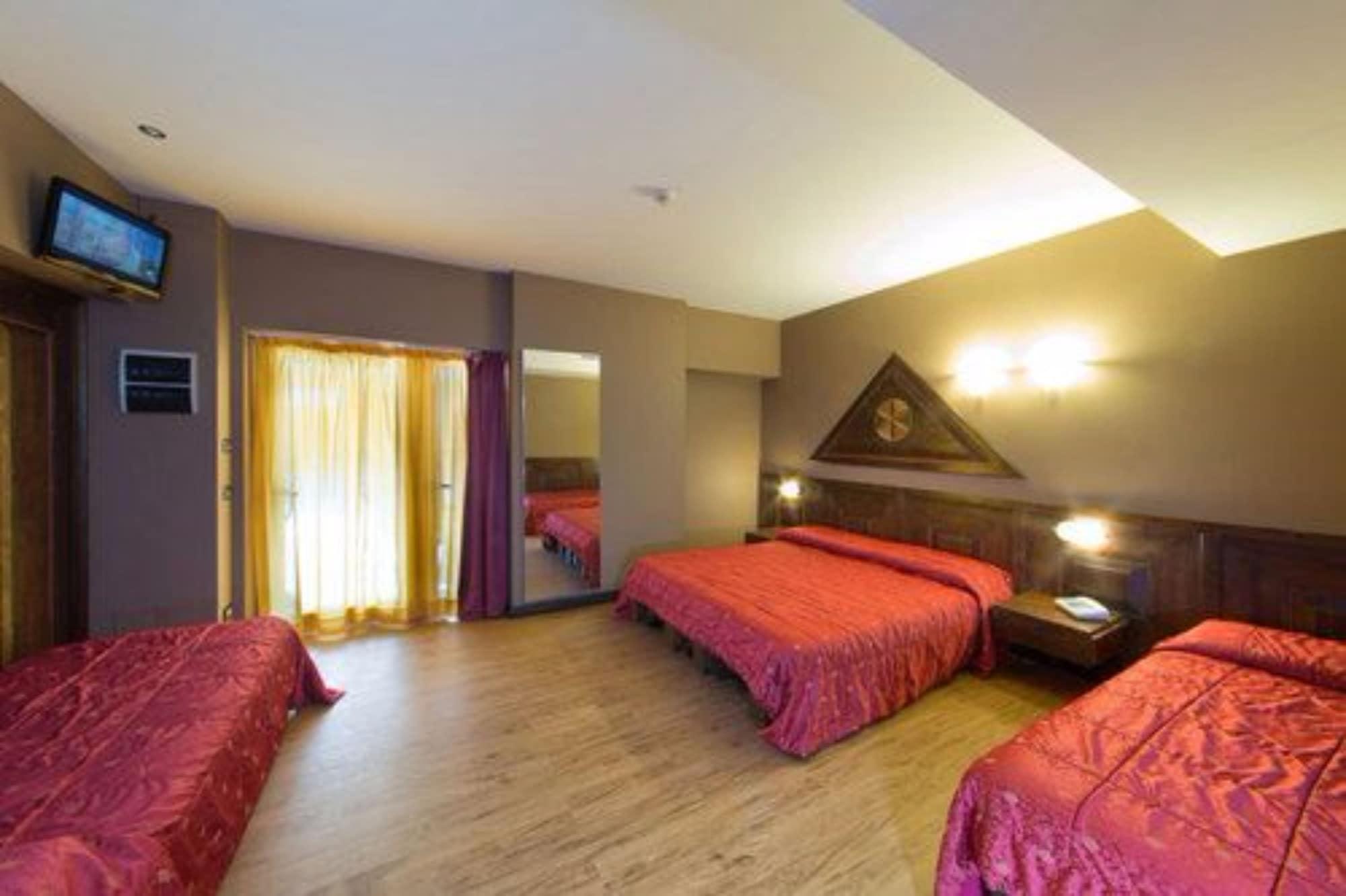 Hotel La Pauel シルミオーネ エクステリア 写真