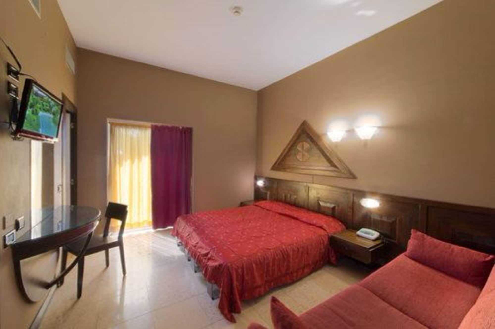 Hotel La Pauel シルミオーネ エクステリア 写真
