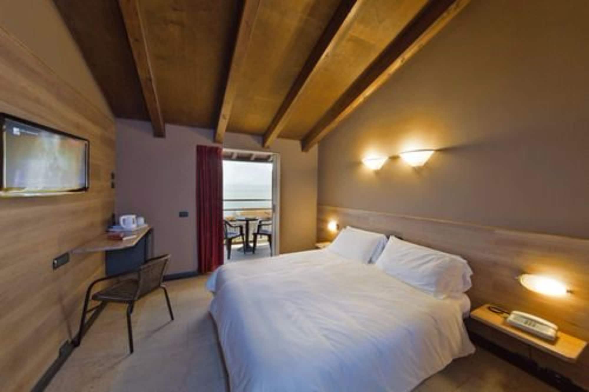 Hotel La Pauel シルミオーネ エクステリア 写真