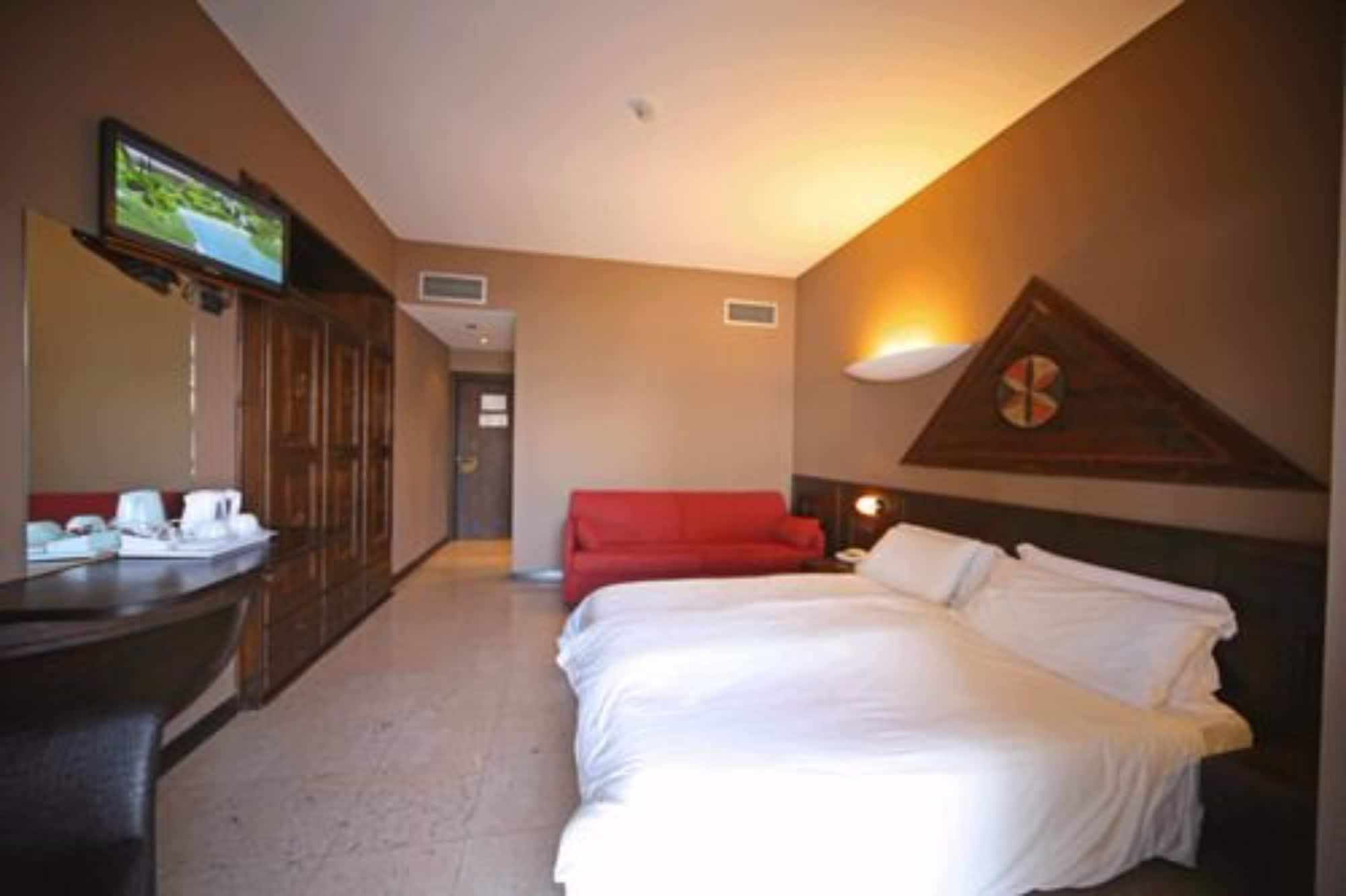 Hotel La Pauel シルミオーネ エクステリア 写真