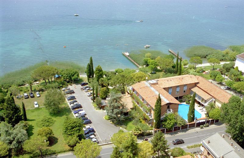 Hotel La Pauel シルミオーネ エクステリア 写真
